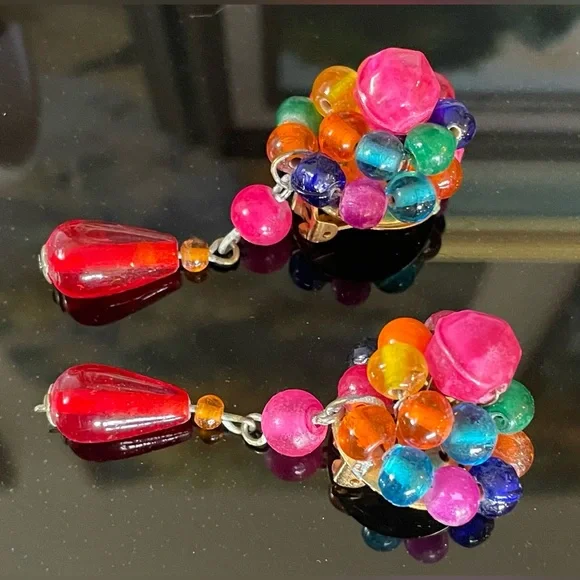 VTG Unique Bold Dangling Cluster Clip On Colorful Beaded Statement Earrings MCM - Picture 5 of 8